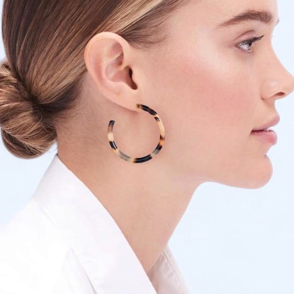 J. Crew Tortoise Hoop Earrings in Brown and Amber - Picture 2 of 6